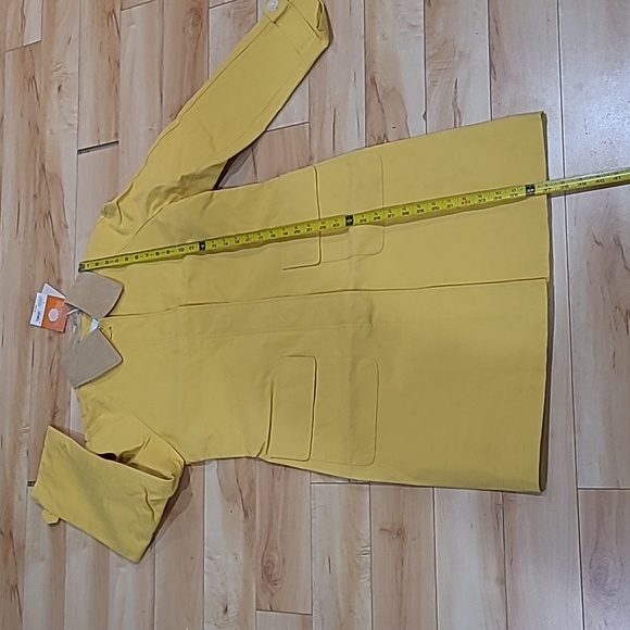 Isaac Mizrahi women's size small yellow thin cloth jacket - Picture 4 of 6